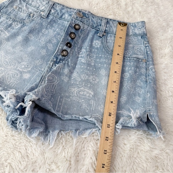 Indigo Rein Women Blue Paisley Print Denim Shorts US29 Boho Western Cowboy - Picture 4 of 5